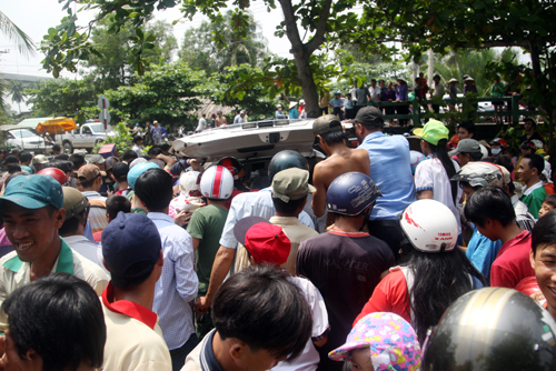 Người Sài Gòn bắt cá hô khổng lồ bán gần 200 triệu đồng