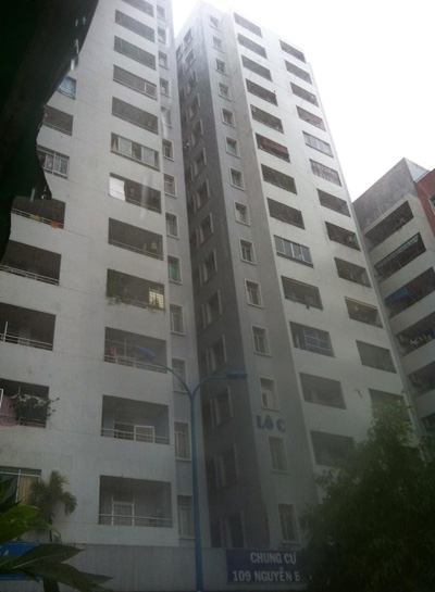 Rơi từ tầng 10, bé 4 tuổi thoát chết hy hữu