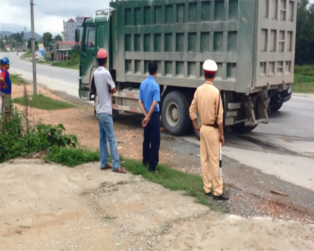 Cố ý phá cân tải trọng, đối tượng bị phạt 10 triệu và tước GPLX