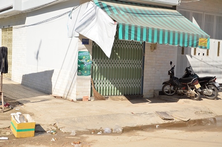 Bị kẻ bịt mặt đâm chết khi đang ngồi nhậu với bạn