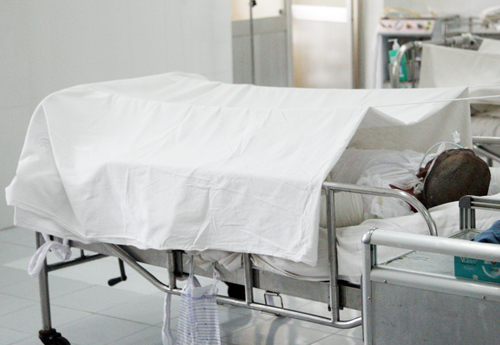 Cháy nhà trong hẻm, 5 người bị bỏng nặng