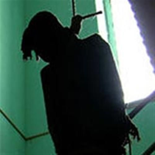 Trung úy công an treo cổ trong phòng trọ