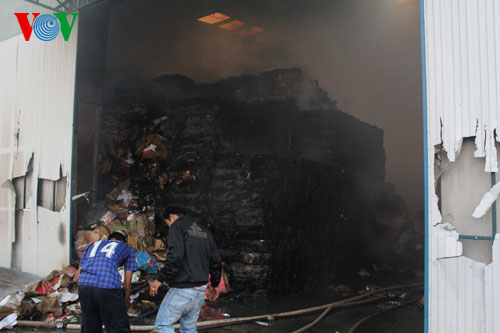 “Bà hỏa” thiêu rụi kho giấy vụn 2.000m2 tại Đắk Lắk