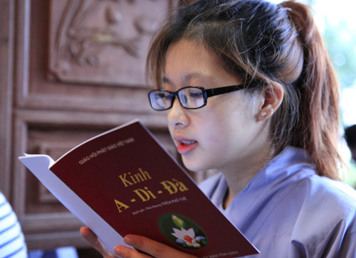 Xúc động lễ cầu siêu cho trẻ tử vong vì dịch sởi Xúc động lễ cầu siêu cho trẻ tử vong vì dịch sởi