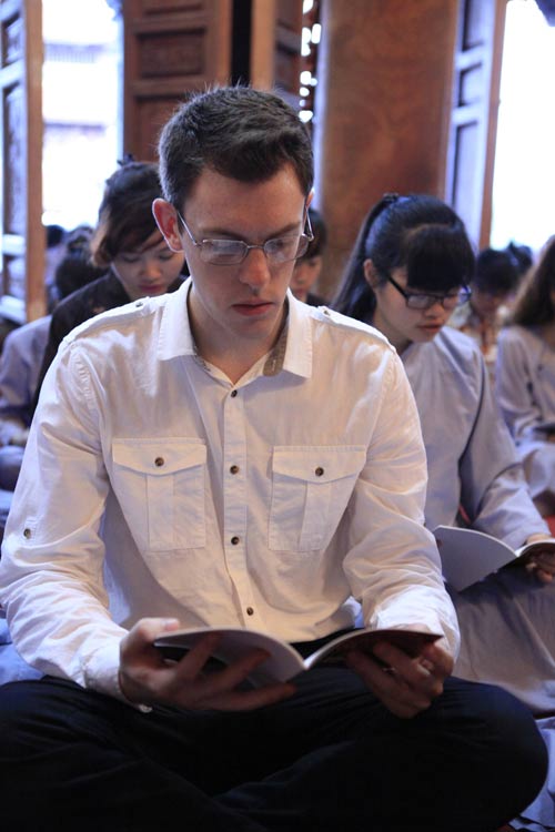 Xúc động lễ cầu siêu cho trẻ tử vong vì dịch sởi Xúc động lễ cầu siêu cho trẻ tử vong vì dịch sởi