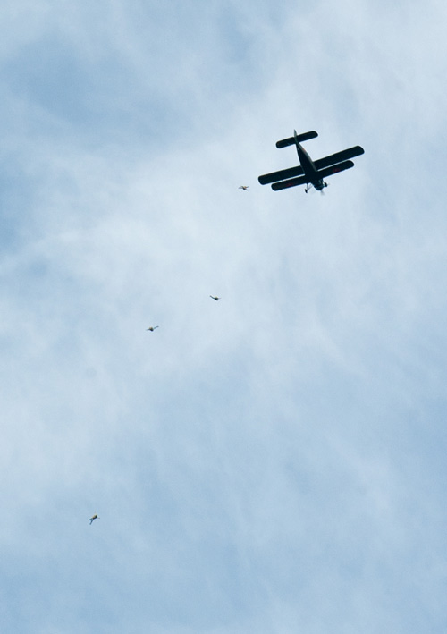 Chùm ảnh: Sự nguy hiểm của lính nhảy dù Chùm ảnh: Sự nguy hiểm của lính nhảy dù