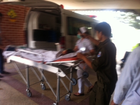 Container đối đầu xe máy, một cháu bé chết thảm