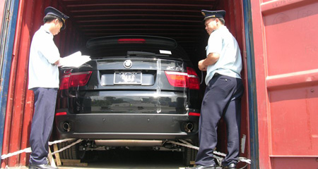 Xử lý quyết liệt những mánh khoé nhập xe sang trái luật