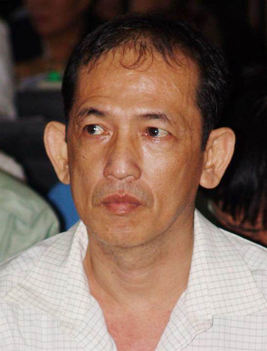 Bi hài ký về kiểu yêu “ăn tạp” của Thọ “đại úy”