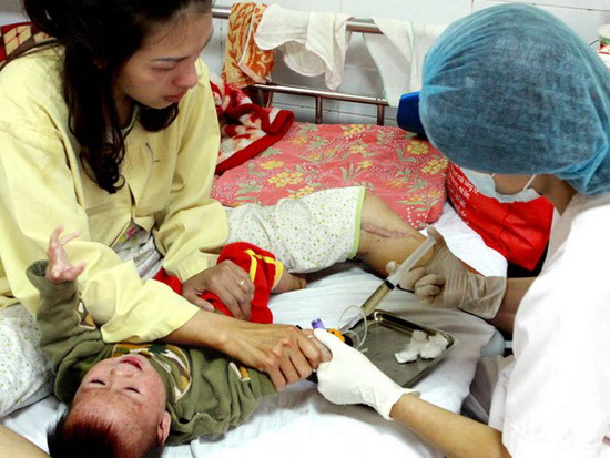 Trước dịch sởi, nhiều phụ huynh cực đoan... 