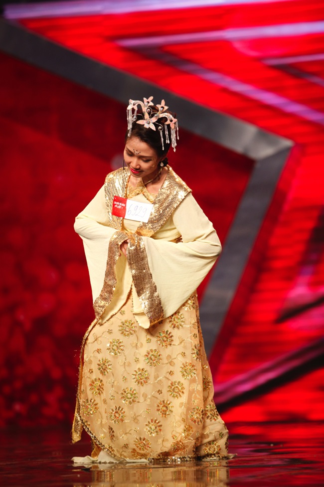 Vietnam’s Got Talent: Cô giáo hát 4 thứ tiếng gây sốt