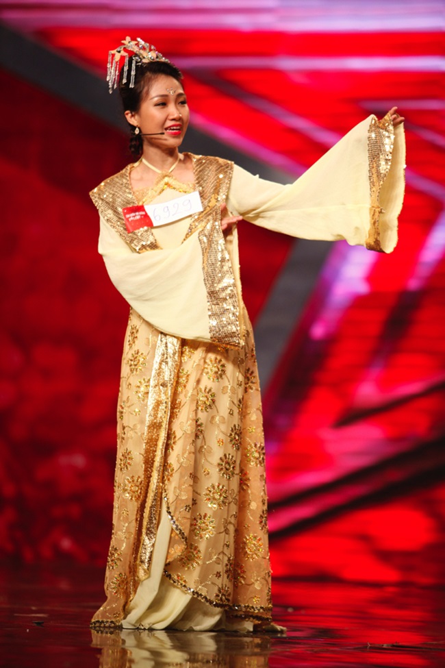 Vietnam’s Got Talent: Cô giáo hát 4 thứ tiếng gây sốt