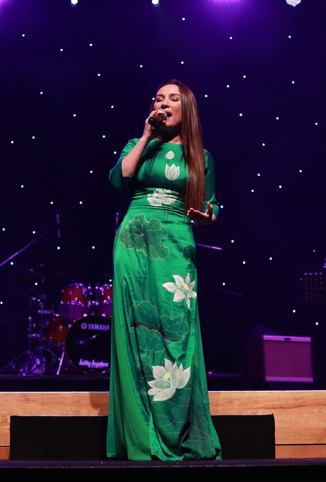 phi nhung thu phương