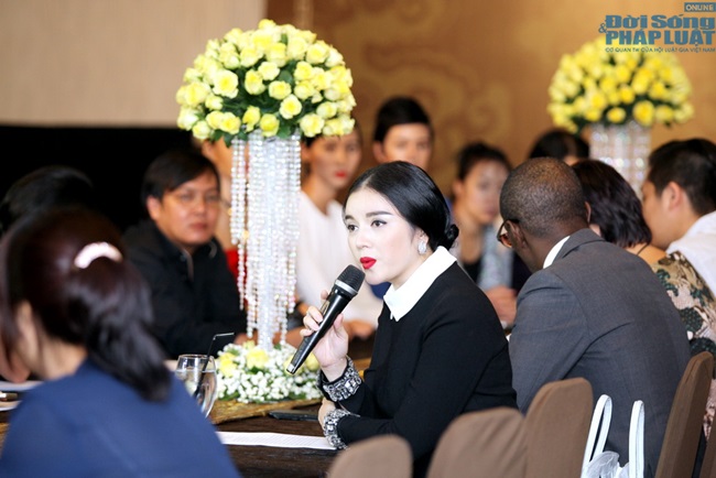 Đám Cưới Siêu Giàu: Những Bữa Tiệc Sang Trọng Quy Tụ Ngôi Sao 17 Đám Cưới Siêu Giàu: Những Bữa Tiệc Sang Trọng Quy Tụ Ngôi Sao
