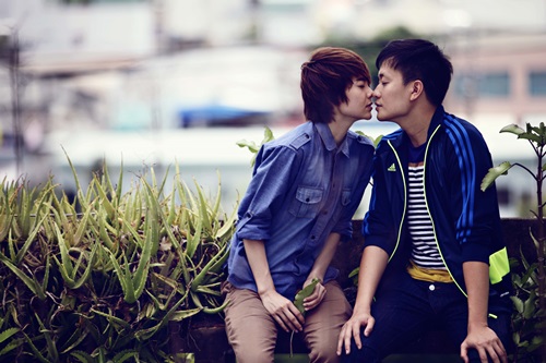 Minh Hằng chạy ba gác, bó ngực giả trai yêu Lương Mạnh Hải