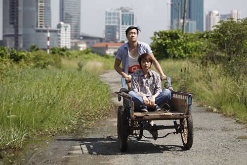 Minh Hằng chạy ba gác, bó ngực giả trai yêu Lương Mạnh Hải