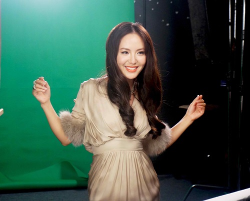 Phương Linh ngồi ghế nóng “Học viện ngôi sao”
