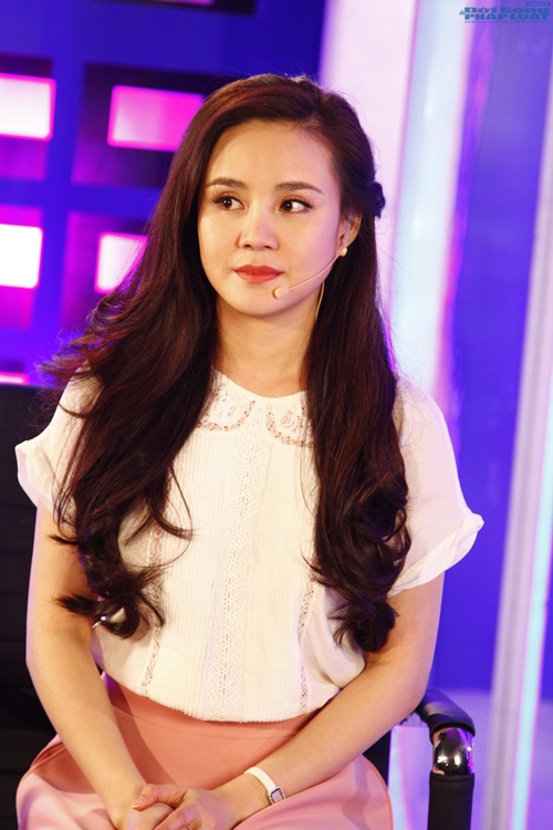 Vy Oanh giả trai, Hoài Lâm giả gái trong “Gương mặt thân quen