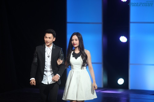 Lê Hoàng cặp với Lý Nhã Kỳ trong “Người bí ẩn”