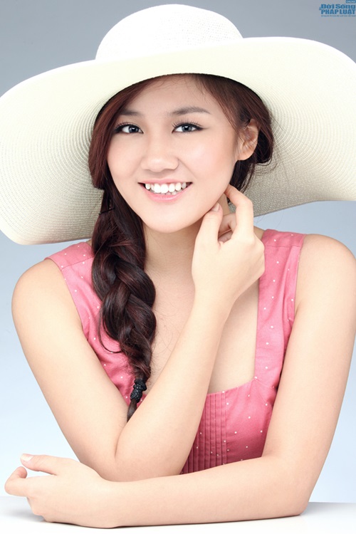 Võ Hạ Trâm “đua nước rút” với Hiền Thục, Văn Mai Hương