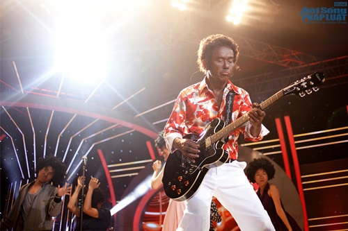 Gương mặt thân quen 2014: Hóa Celine Dion, Hoài Lâm ẵm 100 triệu