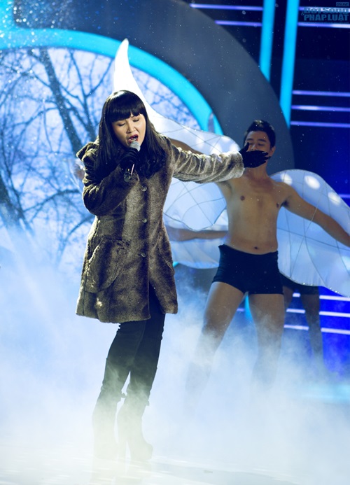 Gương mặt thân quen 2014: Hóa Celine Dion, Hoài Lâm ẵm 100 triệu