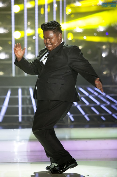 Gương mặt thân quen 2014: Hóa Celine Dion, Hoài Lâm ẵm 100 triệu