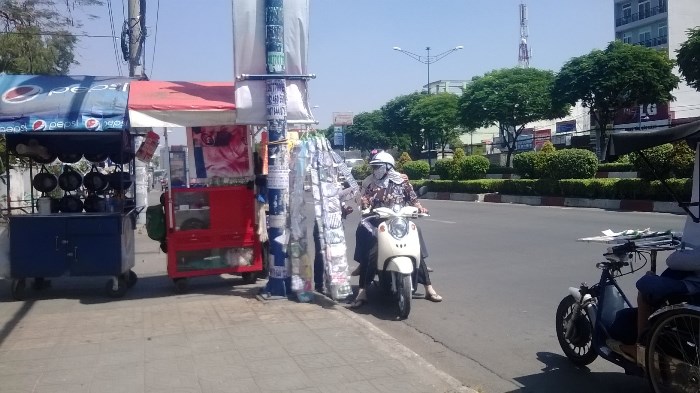 Sài Gòn nắng nóng 39 độ: Người dân giải nhiệt bằng cách nào?