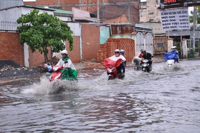 Nghĩ lễ 30/4: Người Sài Gòn “bỡ hơi tai” đi chơi lễ
