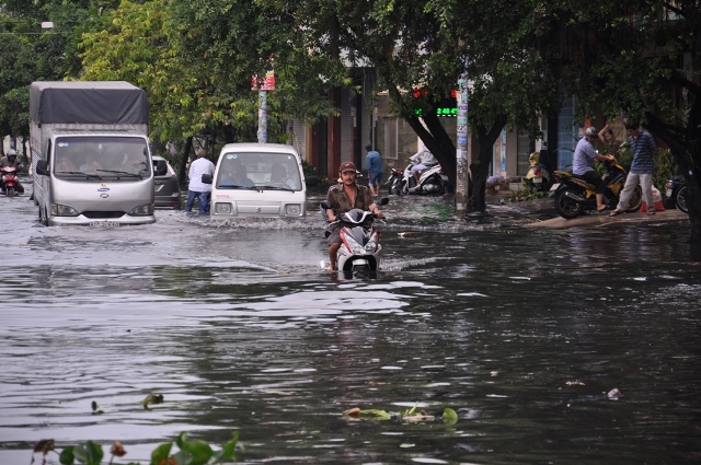 Nghĩ lễ 30/4: Người Sài Gòn “bỡ hơi tai” đi chơi lễ