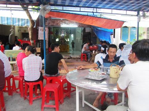 Chối nhậu “tăng 2”, tổ trưởng tổ dân phố bị bạn nhậu đâm chết