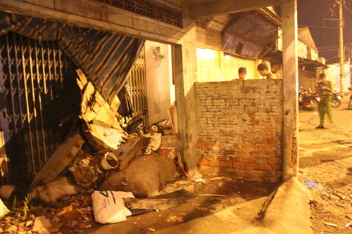 Xe máy đâm thủng tường nhà dân, người đàn ông tử vong tại chỗ