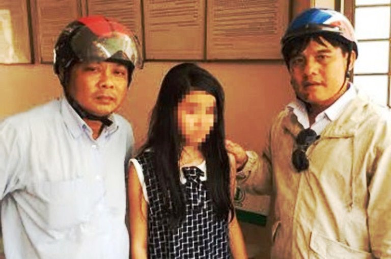 Mẹ mắc nợ, con gái bị chủ nợ thuê “giang hồ” đánh đập, bắt cóc