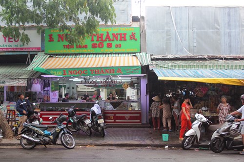 Đối tượng cầm đá cướp tiệm vàng bị bắt tại trận