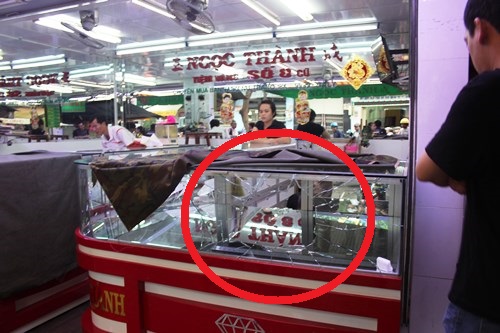 Đối tượng cầm đá cướp tiệm vàng bị bắt tại trận