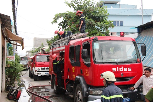TPHCM: Cháy lớn xưởng sản xuất khuôn mẫu- in ấn bao bì
