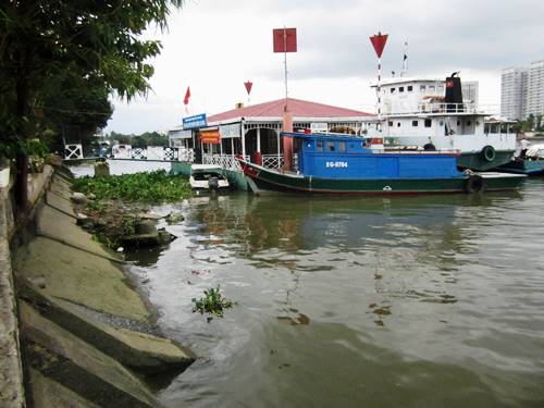 Phát hiện xác chết phân hủy, trong người có gần 6 triệu đồng