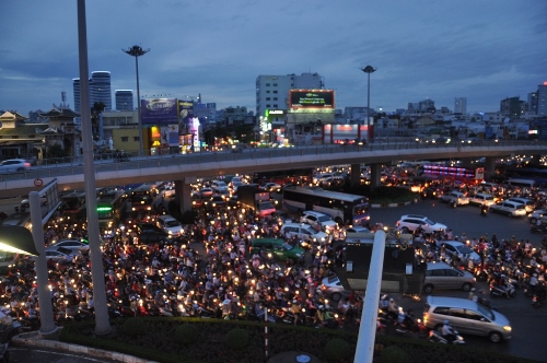 Nghĩ lễ 4 ngày dân ồ ật rời Sài Gòn, giao thông hỗn loạn