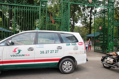 Ẩu đả kinh hoàng, lái xe taxi đoạt mạng lái xe ôm