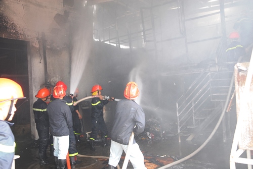    Công ty may phát hỏa, hơn trăm công nhân kinh hoàng bỏ chạy