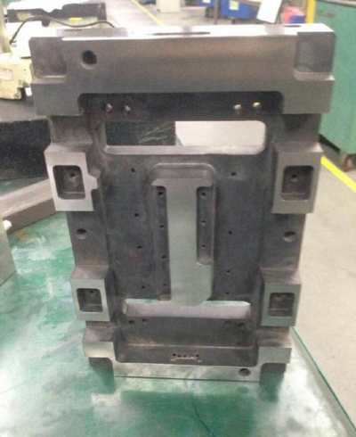 Lộ bản vẽ thiết kế và khuôn đúc của iPhone 6 Lộ bản vẽ thiết kế và khuôn đúc của iPhone 6