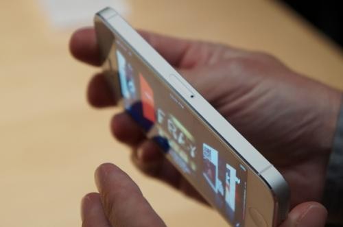 tin tức Nên mua iPhone 5s luôn hay chờ iPhone 6? tin tức Nên mua iPhone 5s luôn hay chờ iPhone 6?