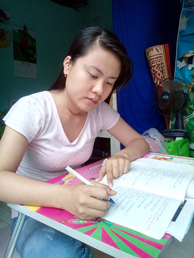 Nghị lực phi thường của cô nữ sinh nghèo chiến thắng bệnh tật