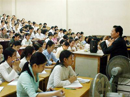 Hơn 30\% sinh viên sư phạm có học lực trung bìnhvàyếulàbình thường