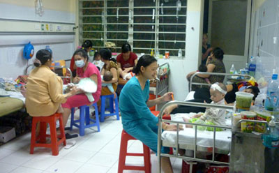 Trước dịch sởi, nhiều phụ huynh cực đoan... 