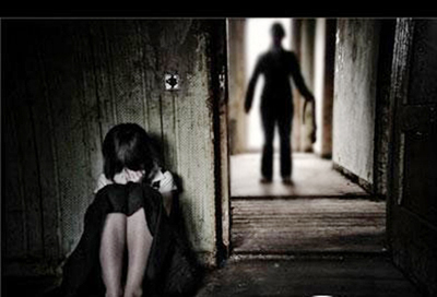Nữ sinh  bị hiếp dâm