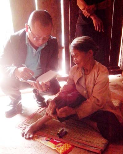 Kỳ bí gia tộc ba đời  có con gái mang “bàn chân vịt” ở Trường Sơn