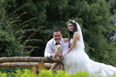 Cảm phục cô giáo trẻ “vượt bão”để kết hôn với chàng trai bại liệt Cảm phục cô giáo trẻ “vượt bão”để kết hôn với chàng trai bại liệt