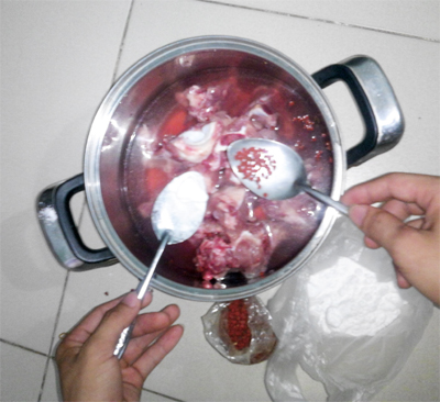 Bột ninh nhừ xương chỉ trong 10 phút và nghi vấn rợn người  