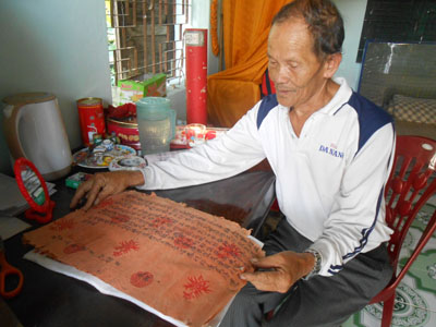 Bản sắc phong 200tuổi vẫn còn nguyên dấu triện của vua QuangTrung